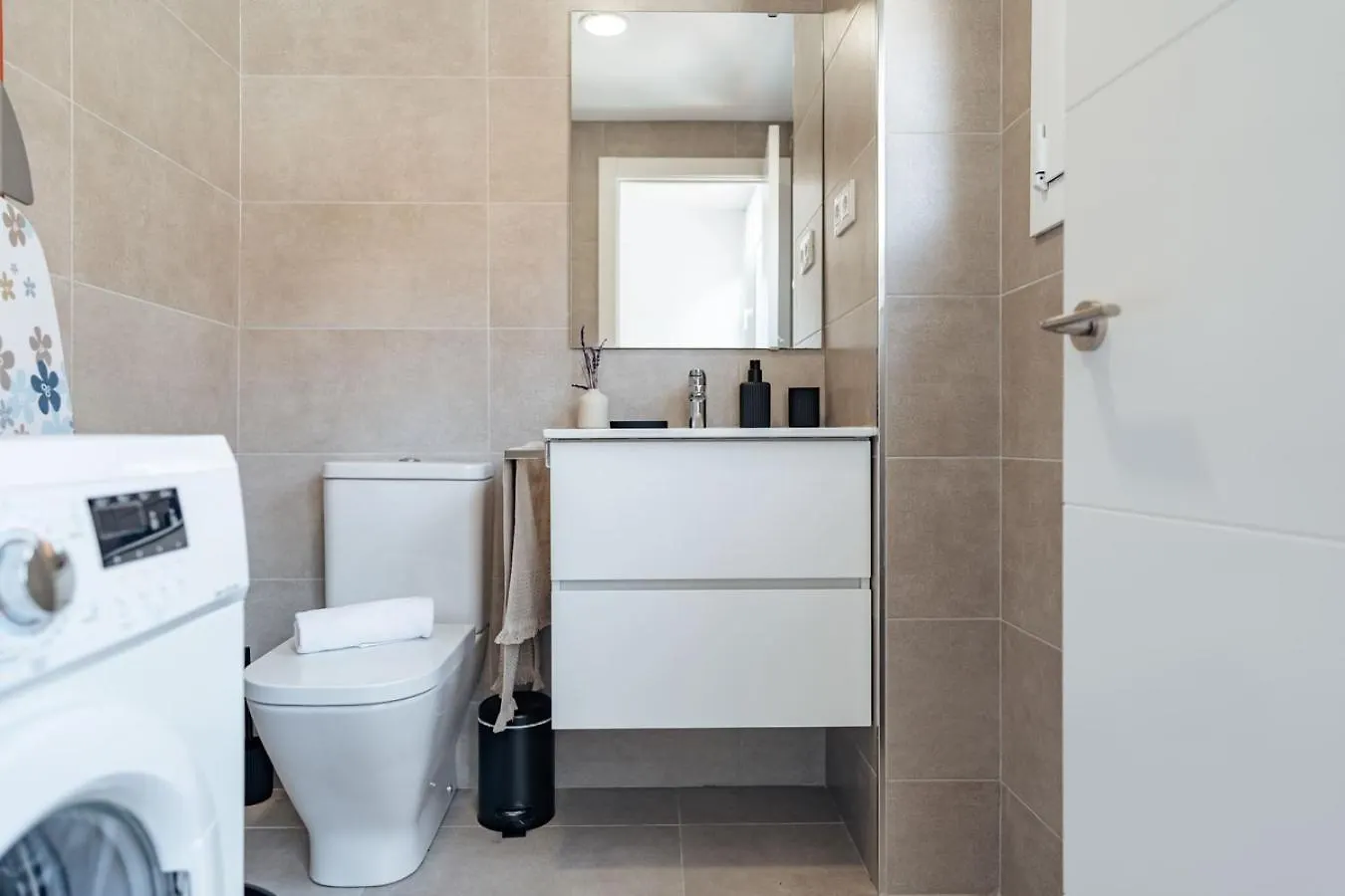 Casa Bohemia - Wonderful 2 Bedroom Apartment In Gracia Barcelona 0*,  Spain
